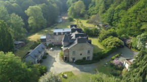 Hotels in Plounévez-Moëdec